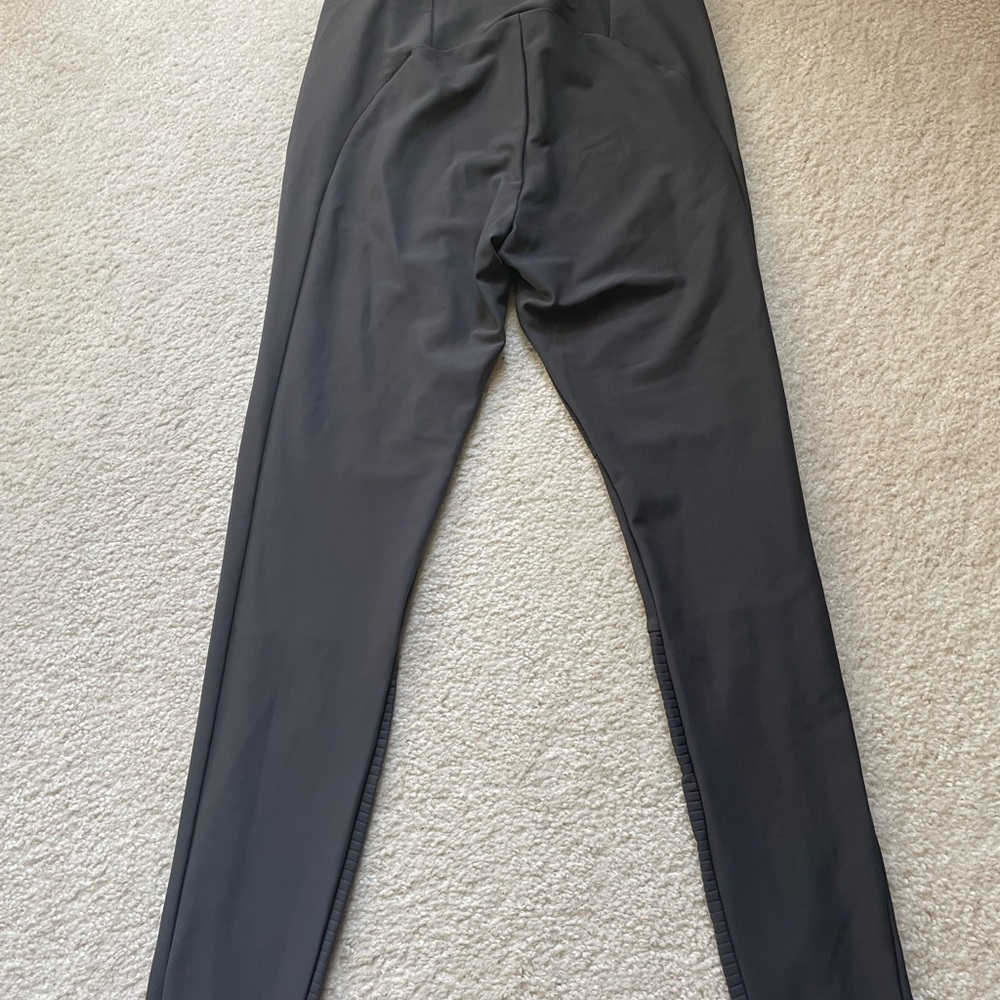 💥Athleta Charcoal Active Leggings - Picture 7 of 7